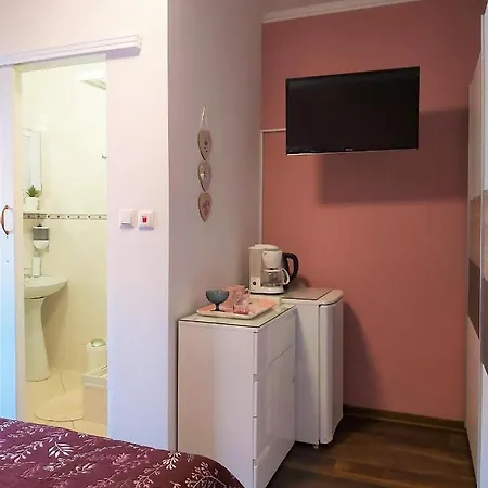 And Vikeli Apartment