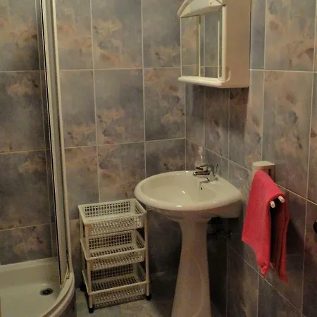 And Vikeli Apartment *