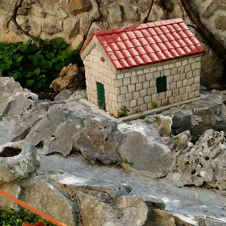 Apartment And Vikeli Trogir