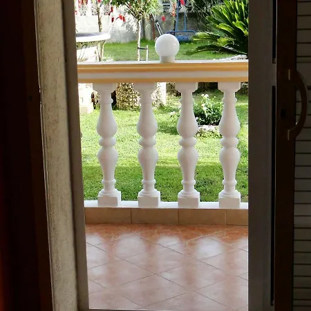 Apartment And Vikeli *