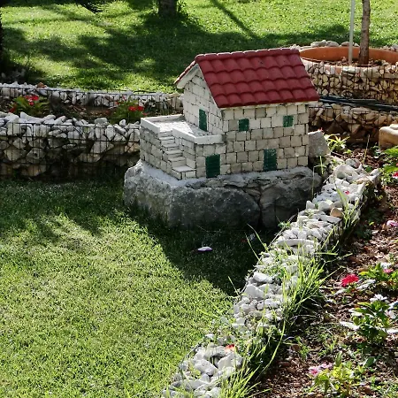 Apartment And Vikeli Trogir